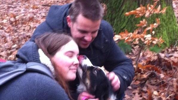 Vrouw uit Hengelo woont week lang in bos om hond Becky terug te vinden