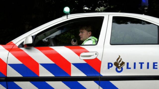 Rijstrook A12 dicht vanwege politieonderzoek met speurhonden