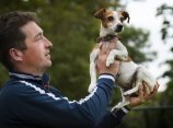 Nederland | Hondje gered na 20 dagen onder betonnen vloer