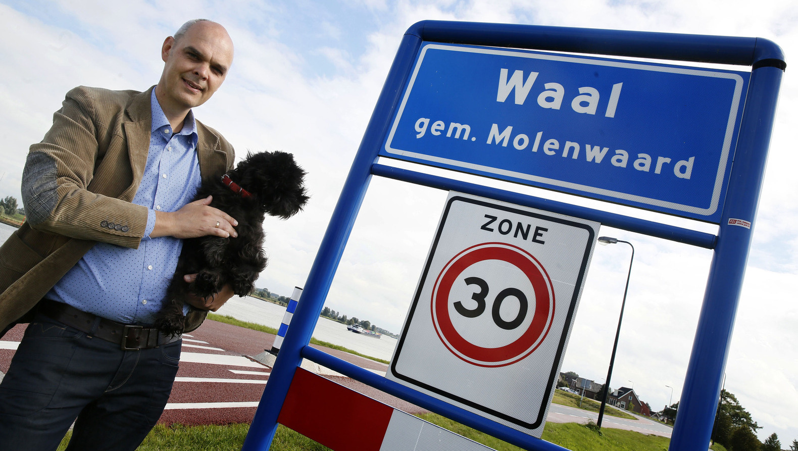Baasje omzeilt belasting door hond op bedrijf te zetten